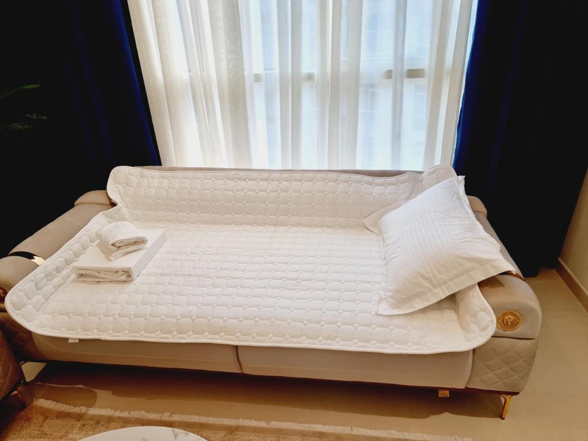 Dunya Tower Luxury And 2 Min Walk To Dubai Mall And Burj Khalifa In Heart Of Downtown Bagian luar foto