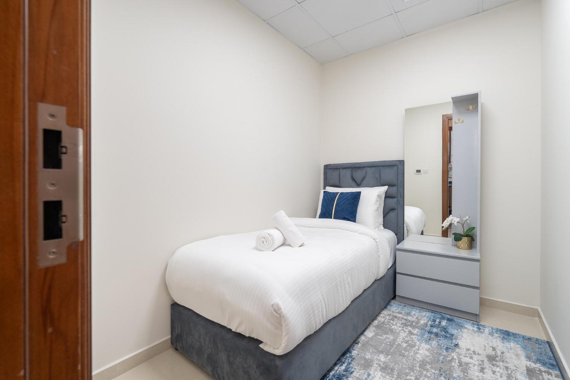 Dunya Tower Luxury And 2 Min Walk To Dubai Mall And Burj Khalifa In Heart Of Downtown Bagian luar foto