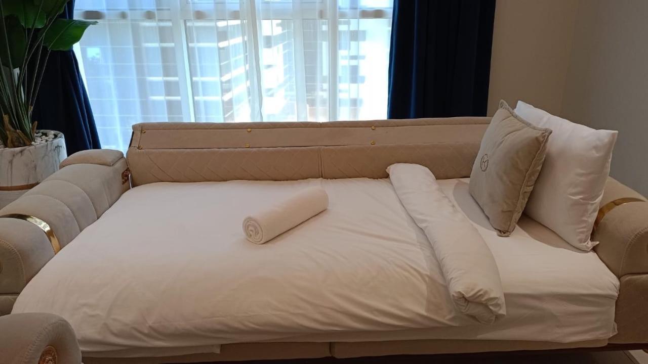 Dunya Tower Luxury And 2 Min Walk To Dubai Mall And Burj Khalifa In Heart Of Downtown Bagian luar foto